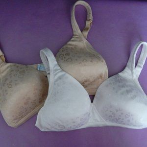 2 Playtex X Your Heart 34C WireFree Bras 4210 NWOT